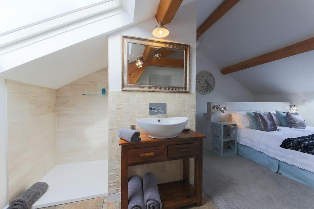 Little Bream - Pretty Cosy Cottage, Sea Views, Walk To The Beach Mawnan Smith Exterior photo