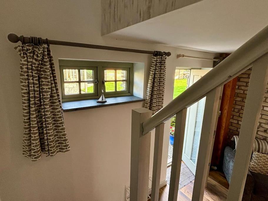 Little Bream - Pretty Cosy Cottage, Sea Views, Walk To The Beach Mawnan Smith Exterior photo